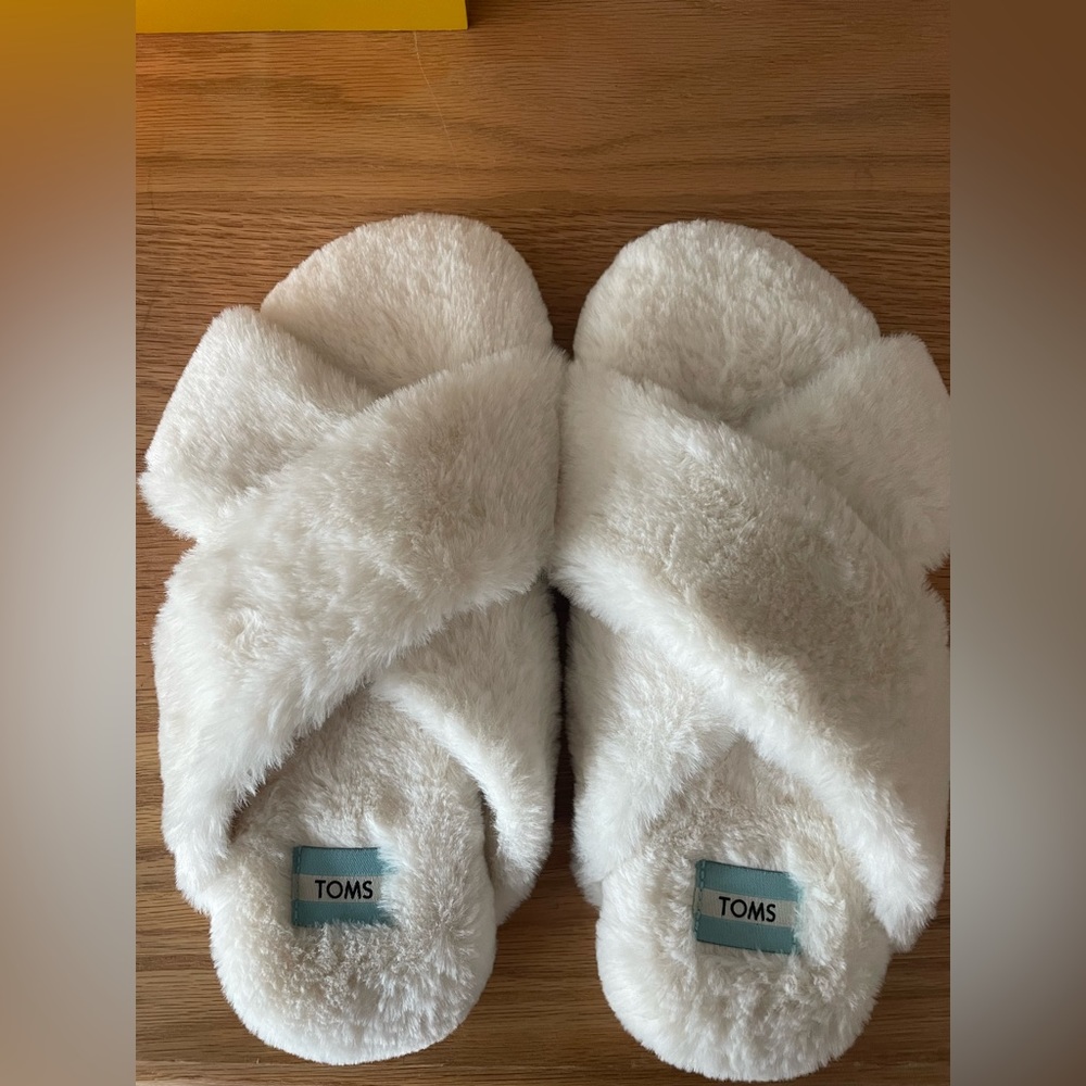 Tom’s slippers -New